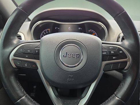 Used 2022 Jeep Grand Cherokee Laredo X AWD/4WD image 24