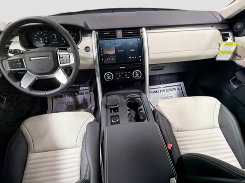 New 2026 Land Rover Discovery Limited Edition image 15