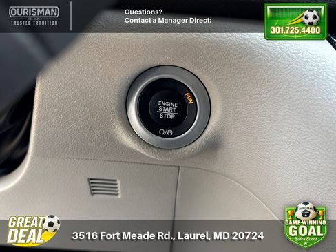 Used 2023 Chrysler Pacifica Touring-L FWD image 26