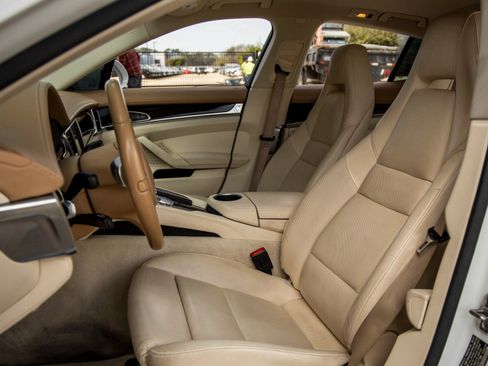 Used 2016 Porsche Panamera Edition image 5