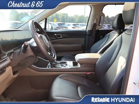 Used 2025 Kia Carnival SX FWD image 22