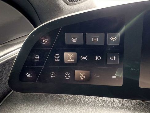 Used 2023 Lucid Air Touring image 9