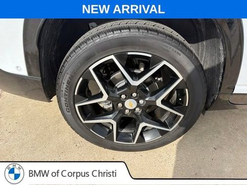 Used 2026 Chevrolet Traverse High Country FWD image 9