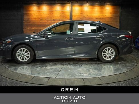 Used 2025 Toyota Camry LE image 1