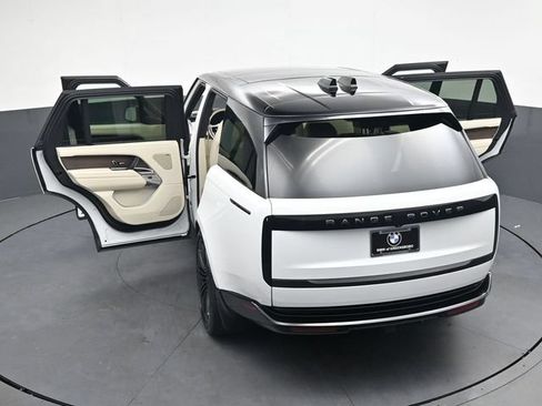 Used 2023 Land Rover Range Rover Long Wheelbase SE AWD/4WD image 31
