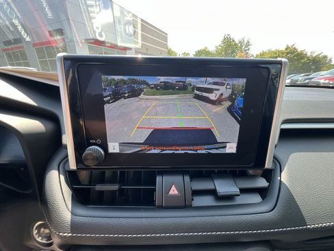 Used 2024 Toyota RAV4 XLE AWD/4WD image 19