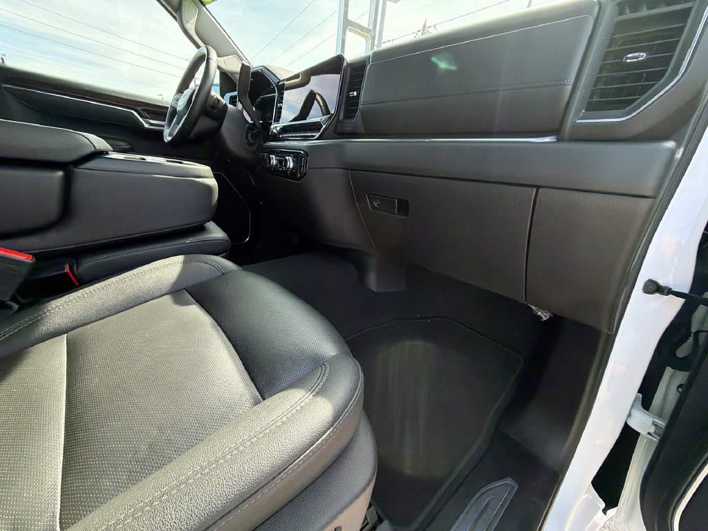 Used 2025 GMC Sierra 1500 SLT AWD/4WD image 31