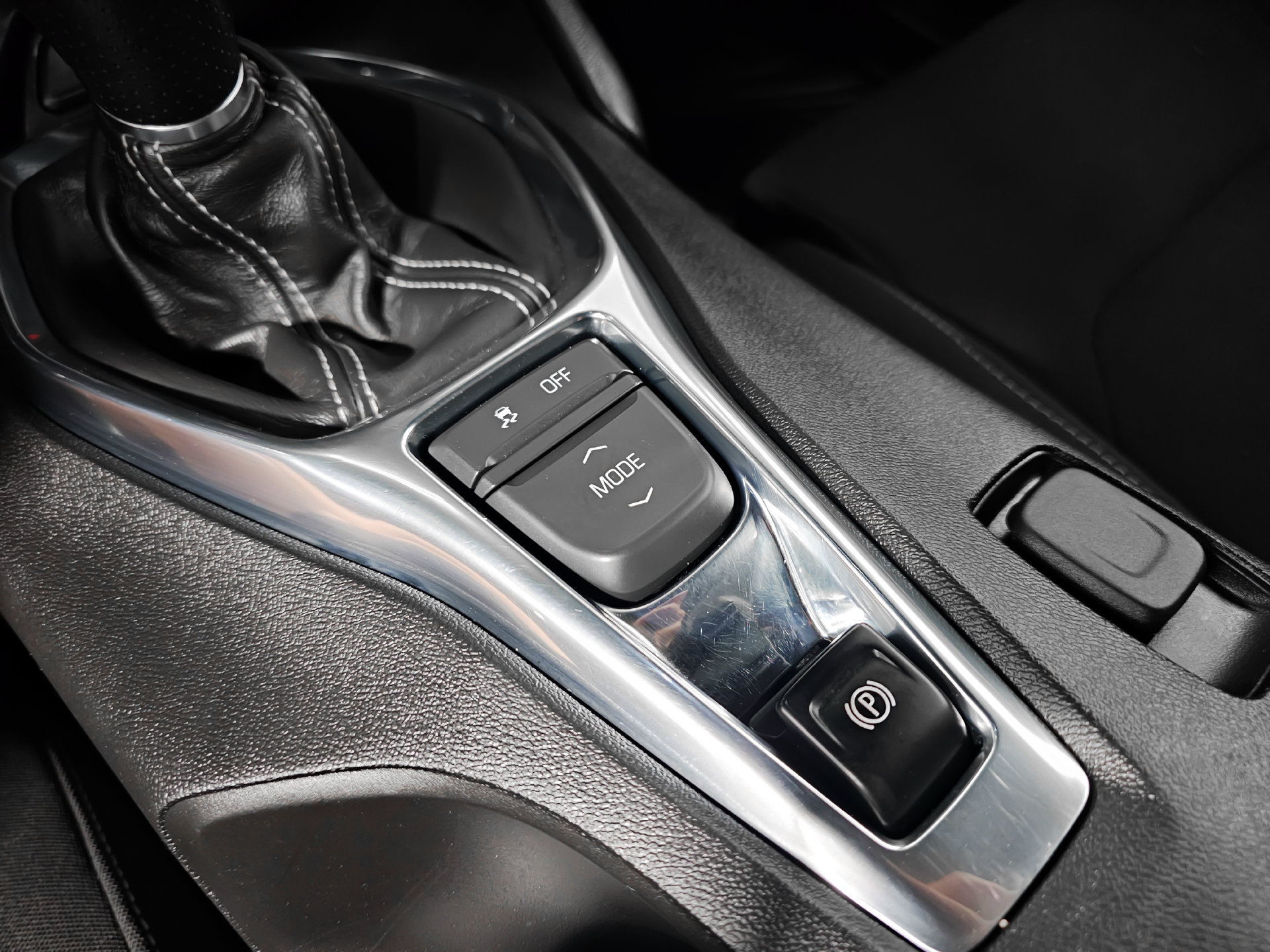 Used 2022 Chevrolet Camaro LT RWD image 22