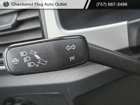 Used 2021 Volkswagen Atlas Cross Sport SEL Premium image 32