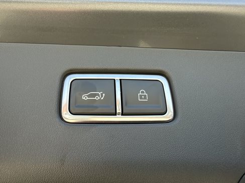 Used 2024 Kia EV9 Light RWD image 38