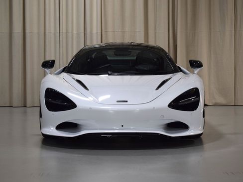 New 2026 McLaren 750S image 10