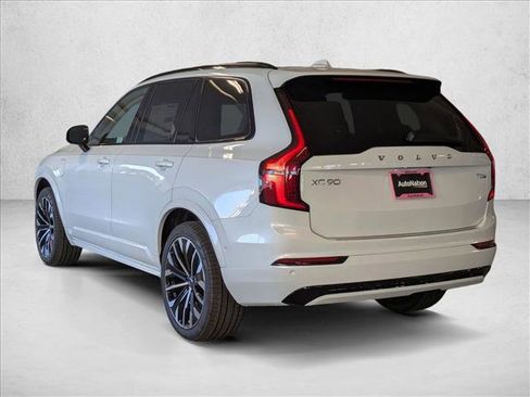New 2026 Volvo XC90 T8 Ultra w/ Protection Package image 9