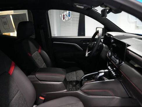 Used 2024 Chevrolet Colorado Z71 w/ Z71 Convenience Package 2 image 19