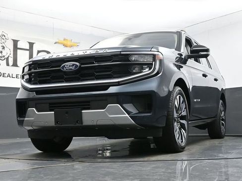 Used 2025 Ford Expedition Max Platinum w/ Driver's Package AWD/4WD image 4