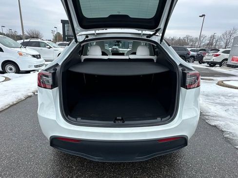 Used 2023 Tesla Model Y Long Range image 15