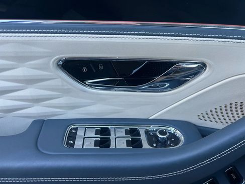 Used 2021 Bentley Flying Spur W12 image 15