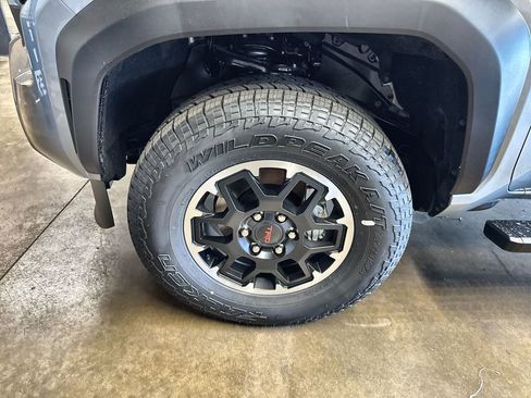 New 2025 Toyota Tacoma TRD Off-Road AWD/4WD image 18