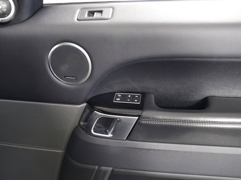 Used 2016 Land Rover Range Rover Sport HSE image 9