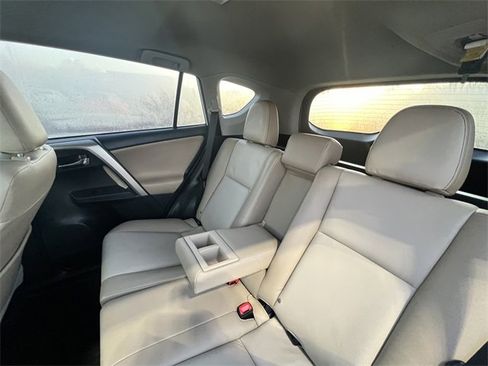 Used 2015 Toyota RAV4 XLE image 36