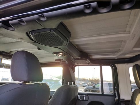 Used 2019 Jeep Wrangler Unlimited Sport S image 22