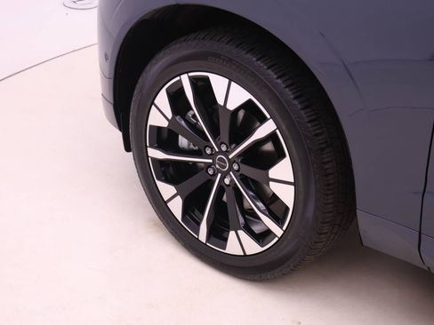 New 2026 Volvo XC60 B5 Plus w/ Protection Package Premier AWD/4WD image 21