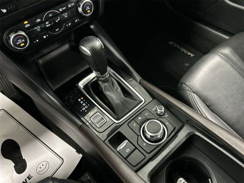 Used 2018 MAZDA MAZDA3 Touring image 17