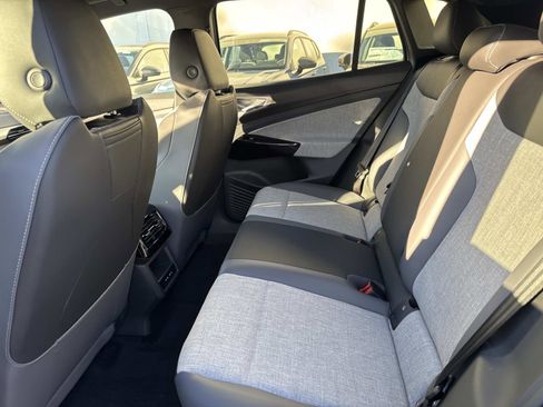 New 2026 Volkswagen ID.4 Pro image 12