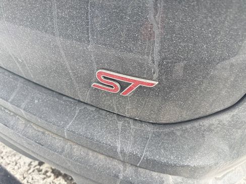 Used 2021 Ford Edge ST w/ Equipment Group 401A image 5