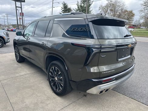 Used 2024 Chevrolet Traverse RS image 7