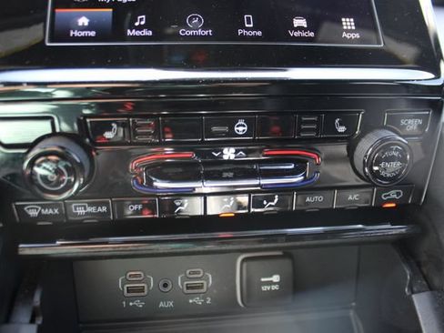 Used 2024 Jeep Grand Cherokee Altitude AWD/4WD image 20