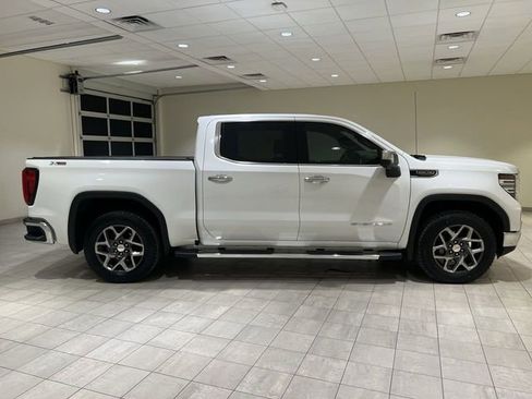 Certified 2022 GMC Sierra 1500 SLT image 6