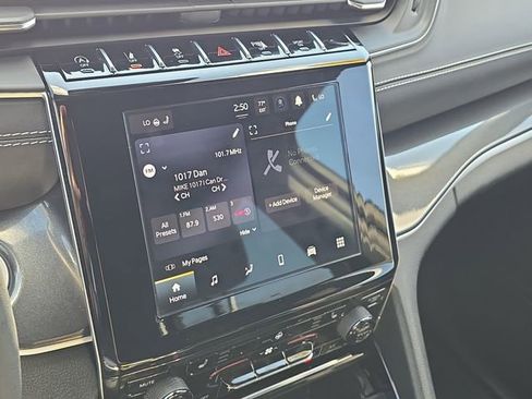 Certified 2023 Jeep Grand Cherokee Altitude image 19