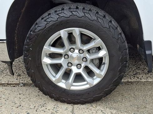Certified 2024 Chevrolet Silverado 1500 LT AWD/4WD image 32