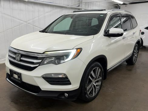 Used 2016 Honda Pilot Touring image 11
