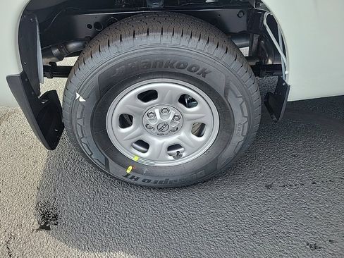 New 2026 Nissan Frontier S image 9