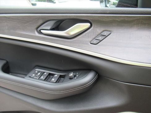 New 2026 Jeep Grand Cherokee Limited AWD/4WD image 19