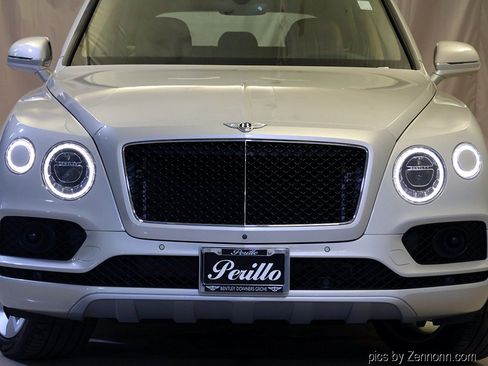 Used 2019 Bentley Bentayga AWD/4WD image 10