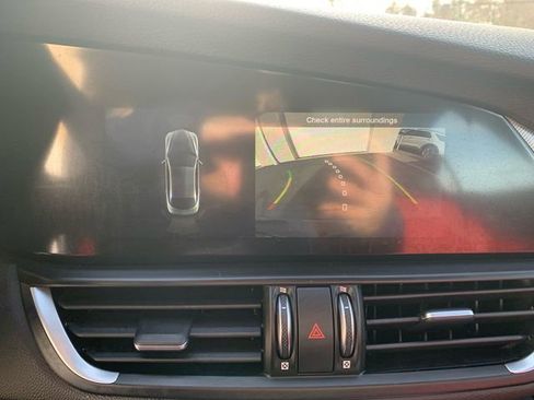 Used 2024 Alfa Romeo Giulia Ti w/ Performance Driving Package image 24