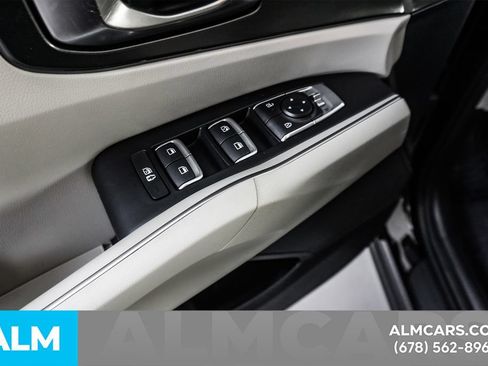 Used 2025 Kia Sorento S w/ Panoramic Sunroof Package FWD image 44