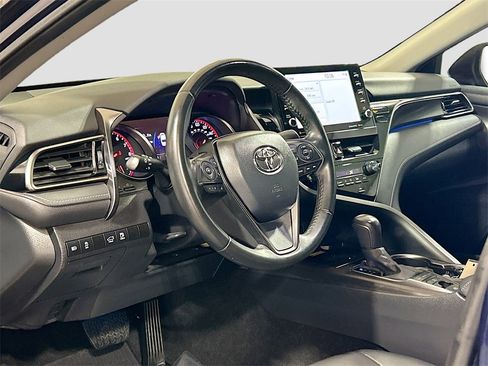 Used 2022 Toyota Camry XSE image 7