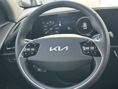 Used 2024 Kia Niro Wind w/ Wind Preserve Package FWD image 22