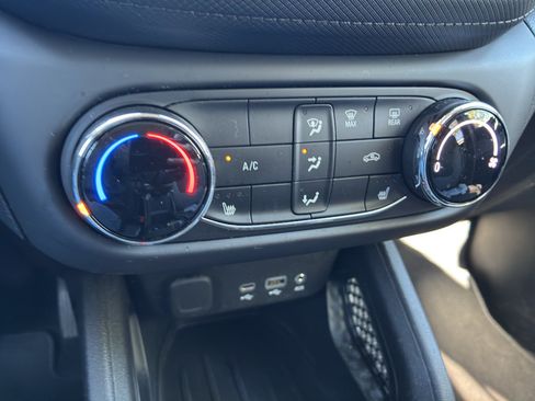 Used 2023 Chevrolet TrailBlazer LT FWD image 31