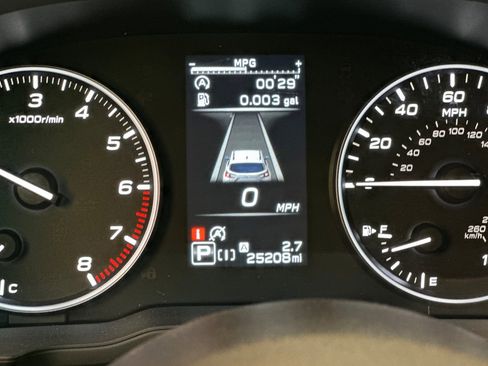 Used 2025 Subaru Crosstrek 2.5i Premium AWD/4WD image 34