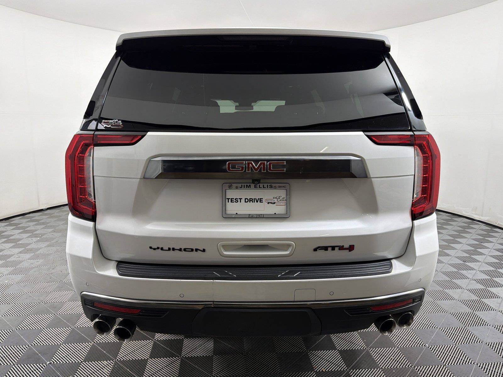 Used 2023 GMC Yukon XL AT4 w/ LPO, Floor Liner Package AWD/4WD image 5