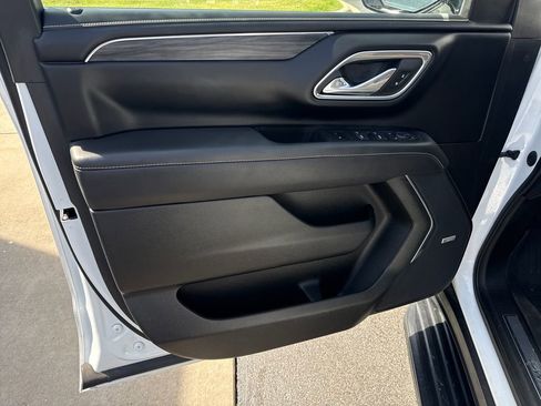 Certified 2023 GMC Yukon SLT w/ SLT Premium Package AWD/4WD image 28