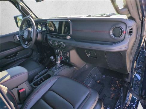 Used 2025 Jeep Wrangler Unlimited Rubicon AWD/4WD image 22