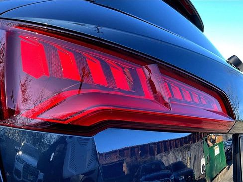 Used 2018 Audi Q5 2.0T Premium Plus w/ Premium Plus Package image 23