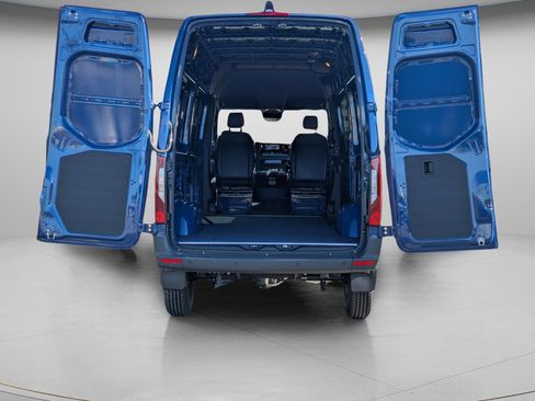 New 2025 Mercedes-Benz Sprinter 2500 image 8
