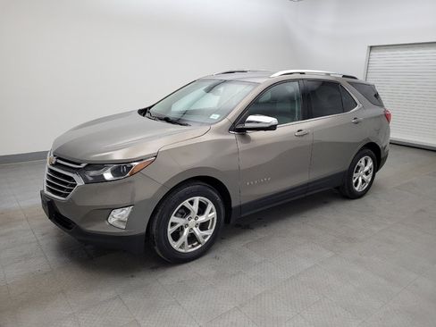 Used 2019 Chevrolet Equinox Premier image 2