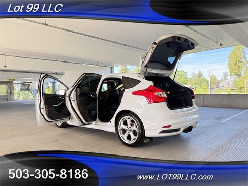 Used 2013 Ford Focus ST FWD image 30